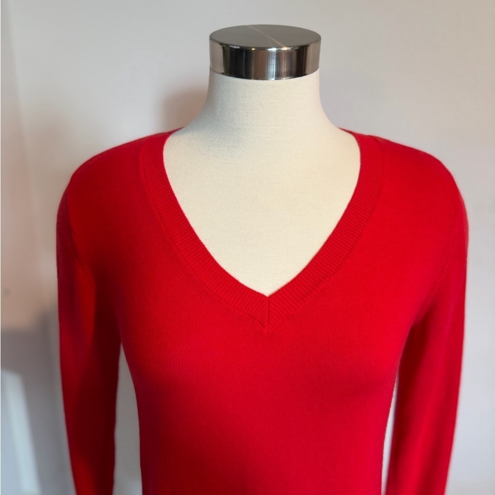 Red V-Neck Women's Sweater - Picture 5 of 6